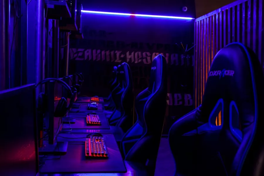 Компьютерный клуб Jat Play в Москве: Киберспорт, Games, Ставкинакиберспорт, Компьютер, Csgo, Dota, Команды, Соревнования,