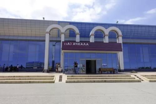 Аэропорт Махачкала  в  Махачкале