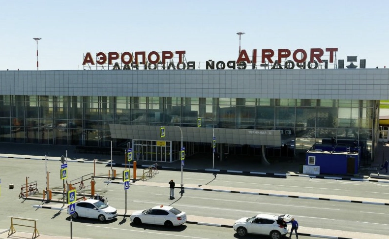 Аэропорт Астрахань в Астрахани: Аэропорт, На свежем воздухе, Полёт, Самолёт, Воздух, Билет, Рейс, Багаж, Терминал, Шасси, Купить билет, Кафе,