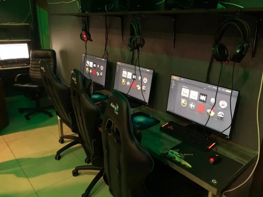 Кибер клуб Cyberz в Москве: Киберспорт, Games, Компьютерный клуб, Компьютер, Csgo, Dota, Команды, Соревнования, Ставкинакиберспорт, Друзья,