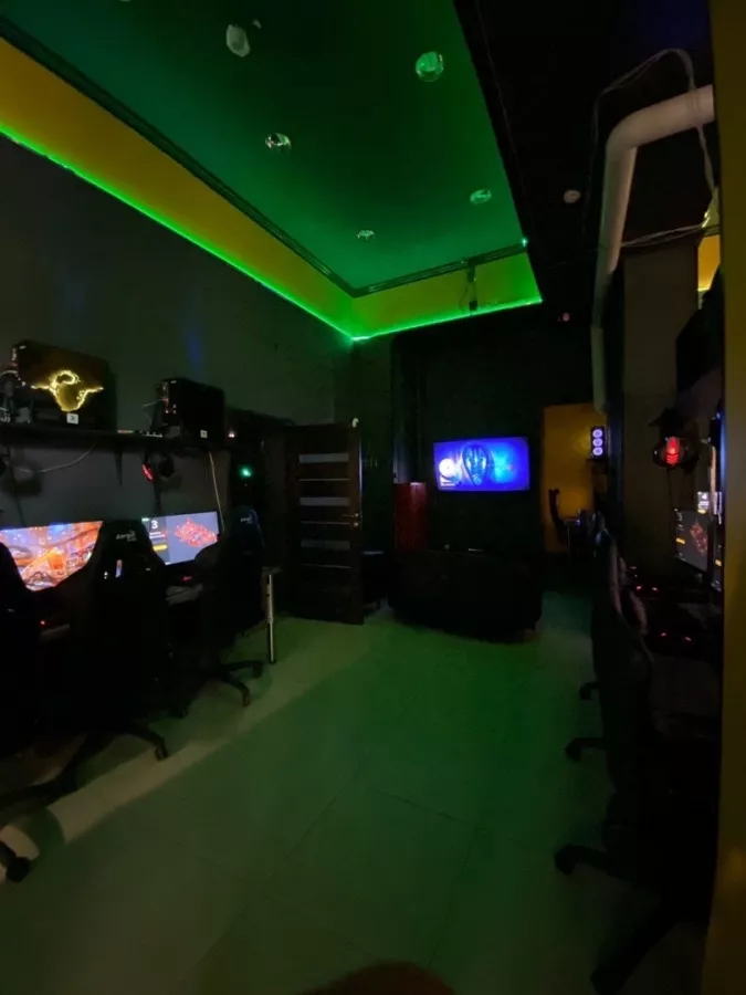 Кибер клуб Cyberz в Москве: Киберспорт, Games, Компьютерный клуб, Компьютер, Csgo, Dota, Команды, Соревнования, Ставкинакиберспорт, Друзья,