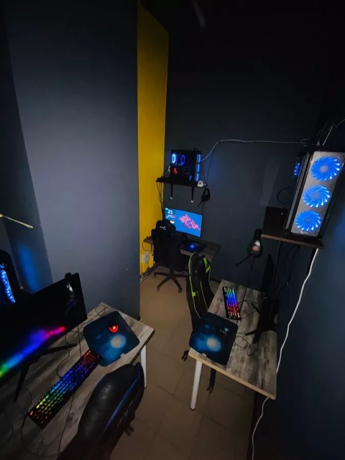 Кибер клуб Cyberz в Москве: Киберспорт, Games, Компьютерный клуб, Компьютер, Csgo, Dota, Команды, Соревнования, Ставкинакиберспорт, Друзья,