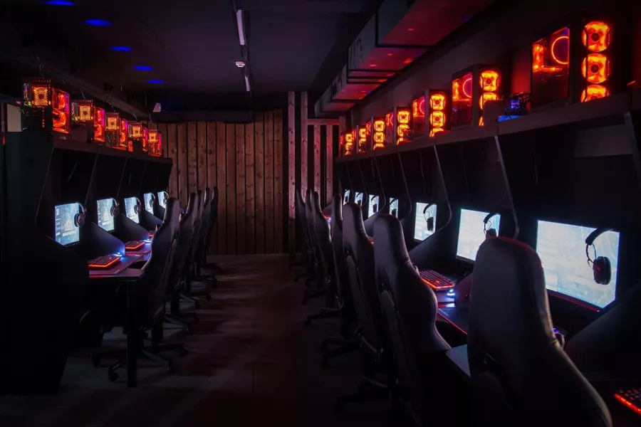 Кибер клуб Everest Gaming в Москве: Киберспорт, Games, Компьютерный клуб, Компьютер, Csgo, Dota, Команды, Соревнования, Ставкинакиберспорт, Друзья,