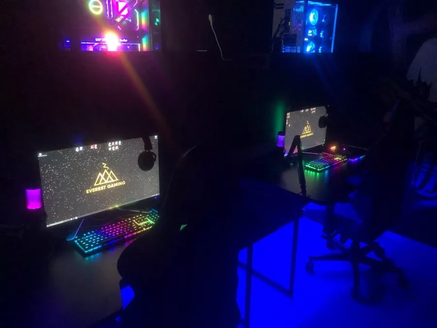 Кибер клуб Everest Gaming в Москве: Киберспорт, Games, Компьютерный клуб, Компьютер, Csgo, Dota, Команды, Соревнования, Ставкинакиберспорт, Друзья,
