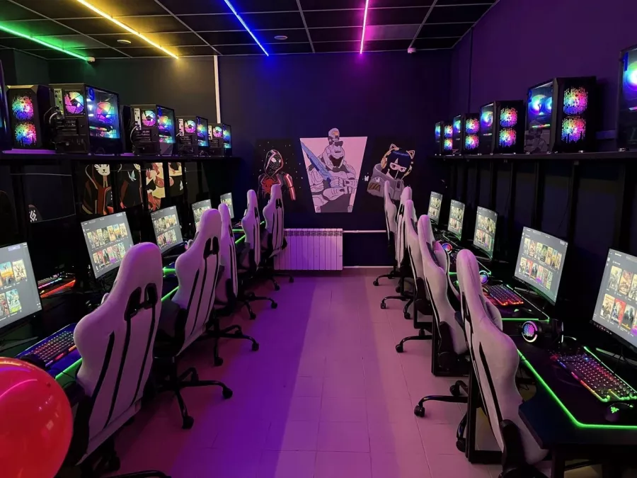 Компьютерный клуб GameCore в Москве: Киберспорт, Games, Компьютерный клуб, Компьютер, Csgo, Dota, Команды, Соревнования, Ставкинакиберспорт, Друзья,