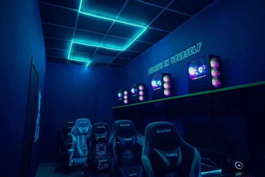 Компьютерный клуб GameCore в Москве: Киберспорт, Games, Компьютерный клуб, Компьютер, Csgo, Dota, Команды, Соревнования, Ставкинакиберспорт, Друзья,