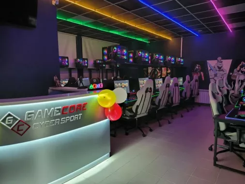 Компьютерный клуб "GameCore"