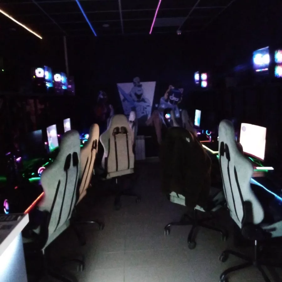 Компьютерный клуб GameCore в Москве: Киберспорт, Games, Компьютерный клуб, Компьютер, Csgo, Dota, Команды, Соревнования, Ставкинакиберспорт, Друзья,