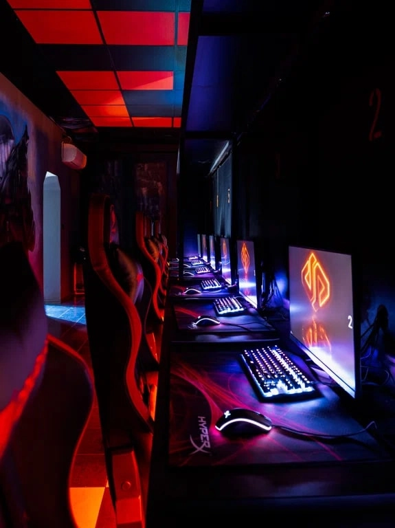 Кибер клуб SavePoint на Новгородской в Москве: Киберспорт, Games, Компьютерный клуб, Компьютер, Csgo, Dota, Команды, Соревнования, Ставкинакиберспорт, Друзья,