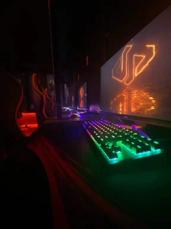 Кибер клуб SavePoint на Новгородской в Москве: Киберспорт, Games, Компьютерный клуб, Компьютер, Csgo, Dota, Команды, Соревнования, Ставкинакиберспорт, Друзья,