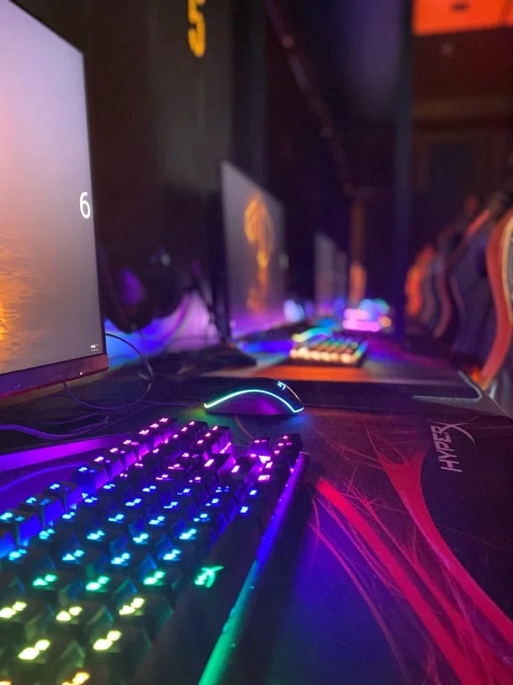 Кибер клуб SavePoint на Новгородской в Москве: Киберспорт, Games, Компьютерный клуб, Компьютер, Csgo, Dota, Команды, Соревнования, Ставкинакиберспорт, Друзья,