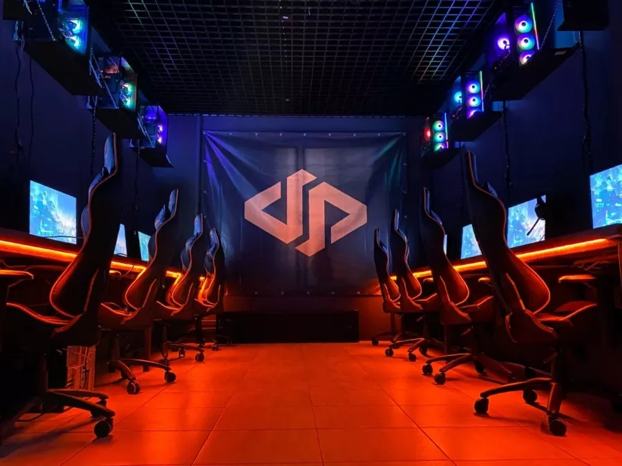 Кибер клуб SavePoint на Дубнинской в Москве: Киберспорт, Games, Компьютерный клуб, Компьютер, Csgo, Dota, Команды, Соревнования, Ставкинакиберспорт, Друзья,