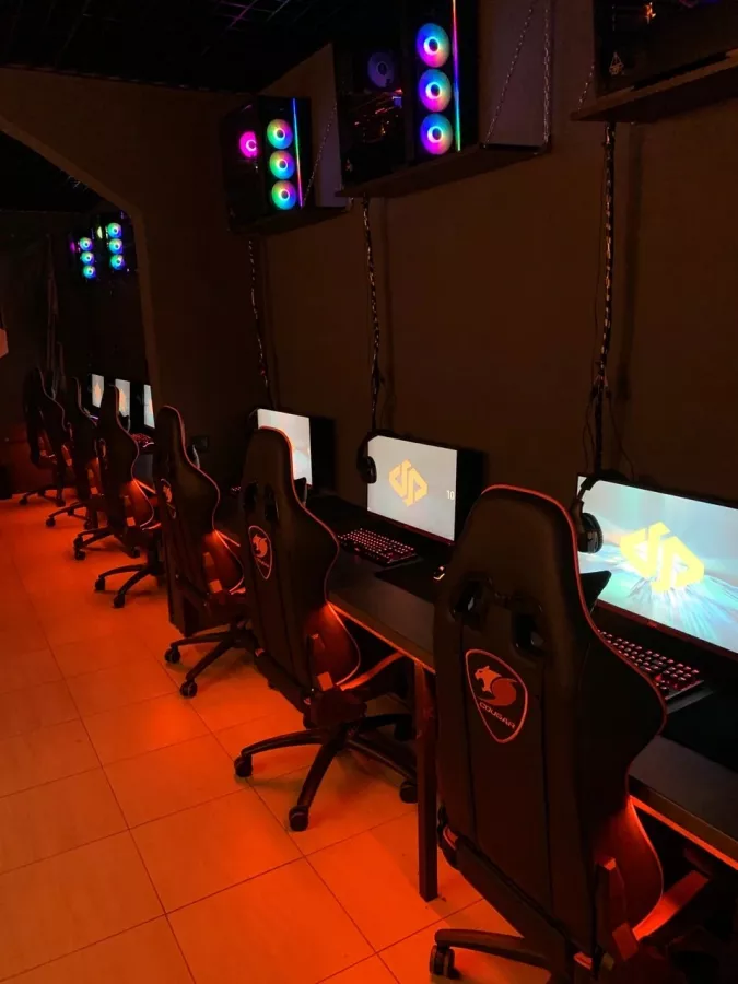 Кибер клуб SavePoint на Дубнинской в Москве: Киберспорт, Games, Компьютерный клуб, Компьютер, Csgo, Dota, Команды, Соревнования, Ставкинакиберспорт, Друзья,