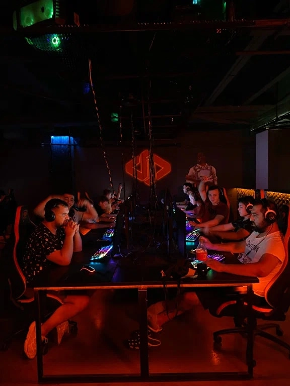 Кибер клуб SavePoint на Дмитровском в Москве: Киберспорт, Games, Компьютерный клуб, Компьютер, Csgo, Dota, Команды, Соревнования, Ставкинакиберспорт, Друзья,