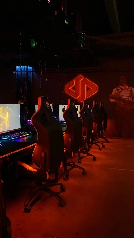 Кибер клуб SavePoint на Дмитровском в Москве: Киберспорт, Games, Компьютерный клуб, Компьютер, Csgo, Dota, Команды, Соревнования, Ставкинакиберспорт, Друзья,
