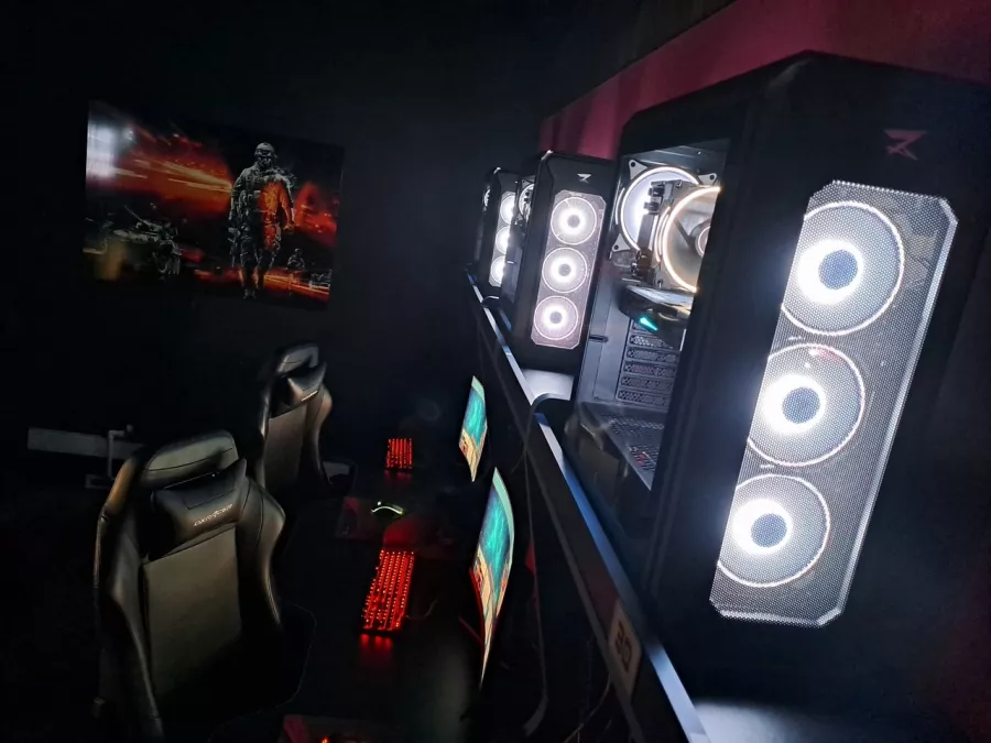 Кибер клуб Фобос в Санкт-Петербурге: Киберспорт, Games, Компьютерный клуб, Компьютер, Csgo, Dota, Команды, Соревнования, Ставкинакиберспорт, Друзья,
