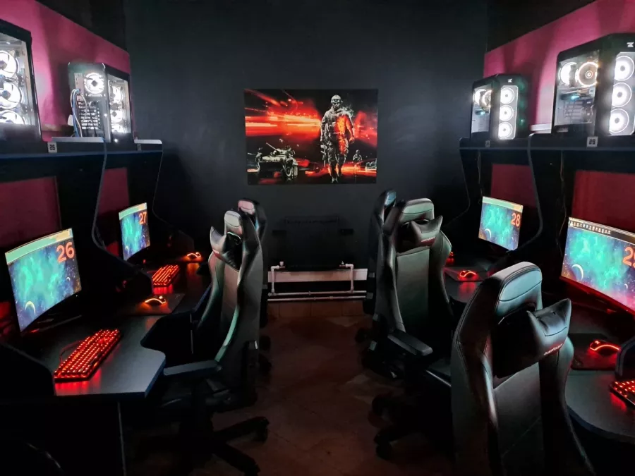 Кибер клуб Фобос в Санкт-Петербурге: Киберспорт, Games, Компьютерный клуб, Компьютер, Csgo, Dota, Команды, Соревнования, Ставкинакиберспорт, Друзья,