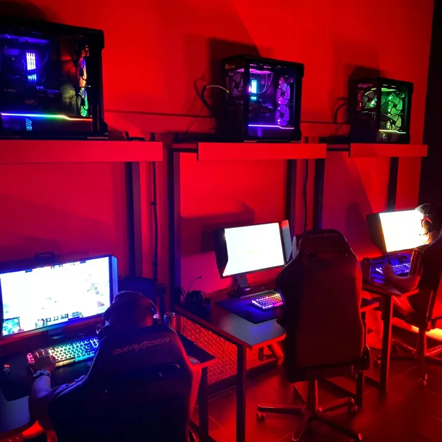 Компьютерный клуб Darkwall на Адмирала Черокова в Санкт-Петербурге: Киберспорт, Games, Компьютерный клуб, Компьютер, Csgo, Dota, Команды, Соревнования, Ставкинакиберспорт, Друзья,