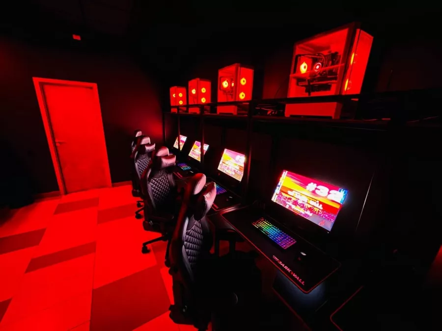 Компьютерный клуб Darkwall на Большевикова в Санкт-Петербурге: Киберспорт, Компьютерный клуб, Соревнования, Игры,