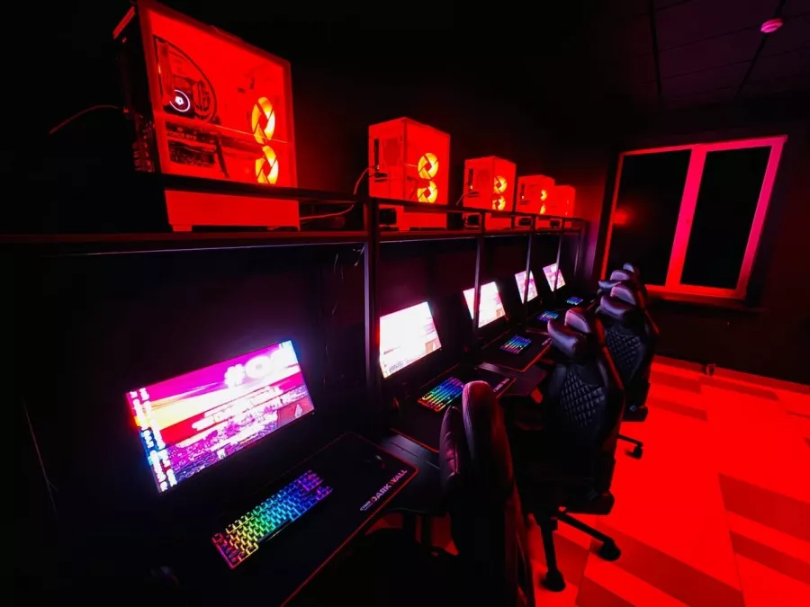 Компьютерный клуб Darkwall на Большевикова в Санкт-Петербурге: Киберспорт, Games, Компьютерный клуб, Компьютер, Csgo, Dota, Команды, Соревнования, Ставкинакиберспорт, Друзья,
