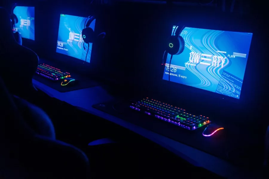 Компьютерный клуб Qwerty в Санкт-Петербурге: Киберспорт, Games, Компьютерный клуб, Компьютер, Csgo, Dota, Команды, Соревнования, Ставкинакиберспорт, Друзья,