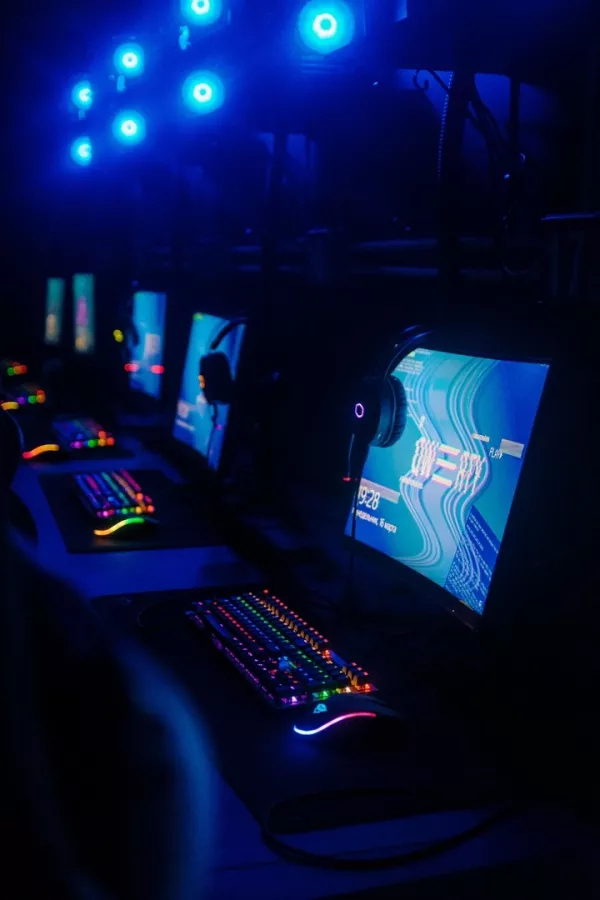 Компьютерный клуб Qwerty в Санкт-Петербурге: Киберспорт, Games, Компьютерный клуб, Компьютер, Csgo, Dota, Команды, Соревнования, Ставкинакиберспорт, Друзья,