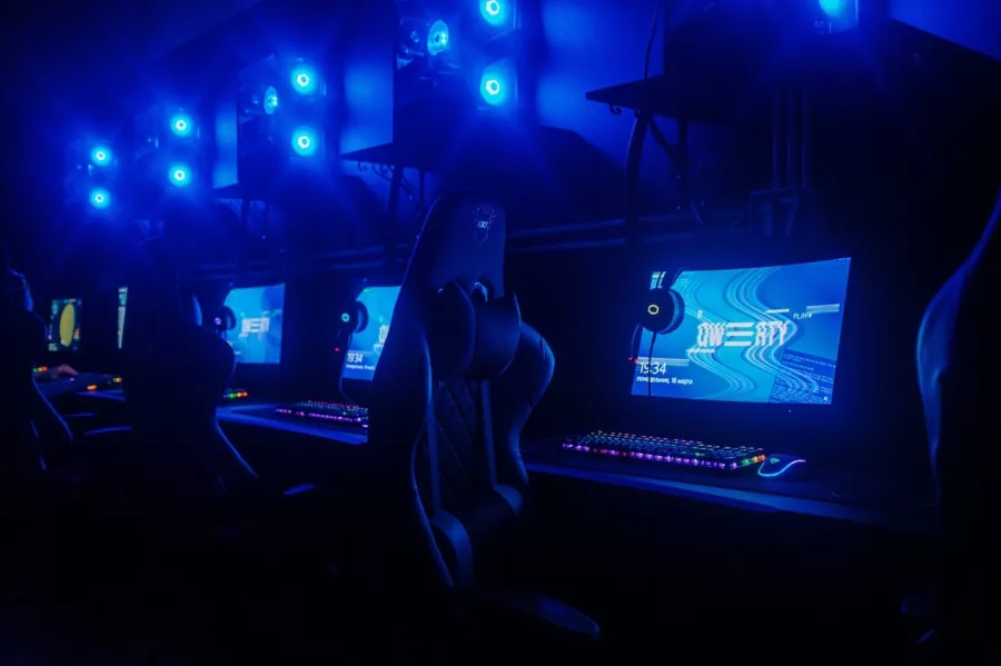 Компьютерный клуб Qwerty в Санкт-Петербурге: Киберспорт, Games, Компьютерный клуб, Компьютер, Csgo, Dota, Команды, Соревнования, Ставкинакиберспорт, Друзья,