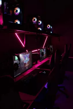Компьютерный клуб "Rampage Esports Arena"