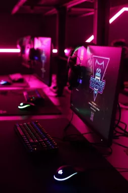 Компьютерный клуб "Rampage Esports Arena"