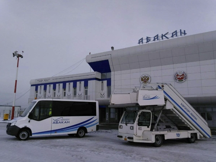 Аэропорт Абакан в Абакане: Купить билет, Аэропорт, На свежем воздухе, Полёт, Самолёт, Воздух, Билет, Вертолёт, Рейс, Багаж, Терминал, Чилим,