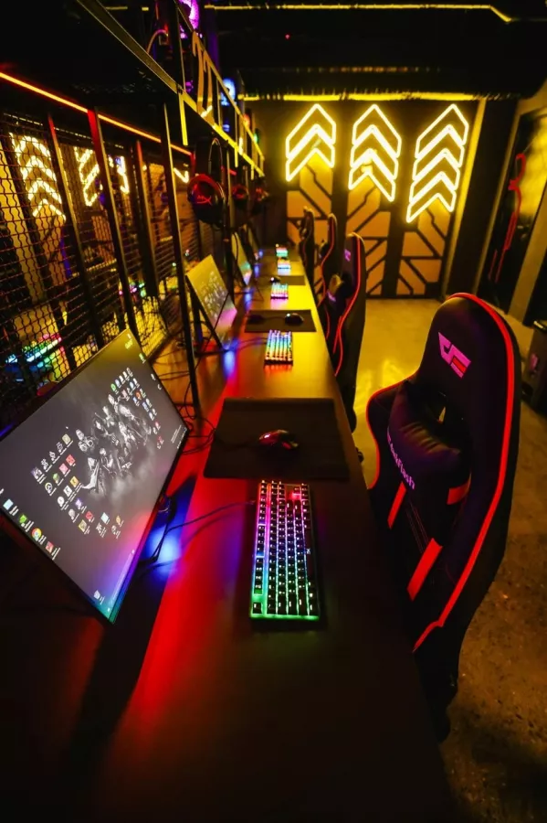 Кибер клуб Omg Cyber Zone в Баку: Киберспорт, Games, Компьютерный клуб, Компьютер, Csgo, Dota, Команды, Соревнования, Ставкинакиберспорт, Друзья, Kompüter, Oyunlar, Kiberidman,
