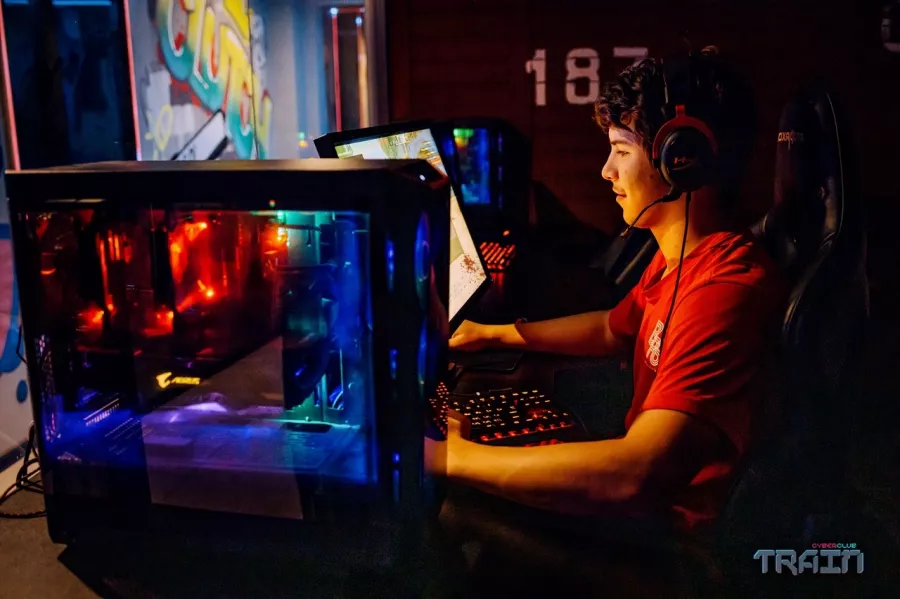 Кибер клуб Train в Санкт-Петербурге: Киберспорт, Games, Компьютерный клуб, Компьютер, Csgo, Dota, Команды, Соревнования, Ставкинакиберспорт, Друзья,