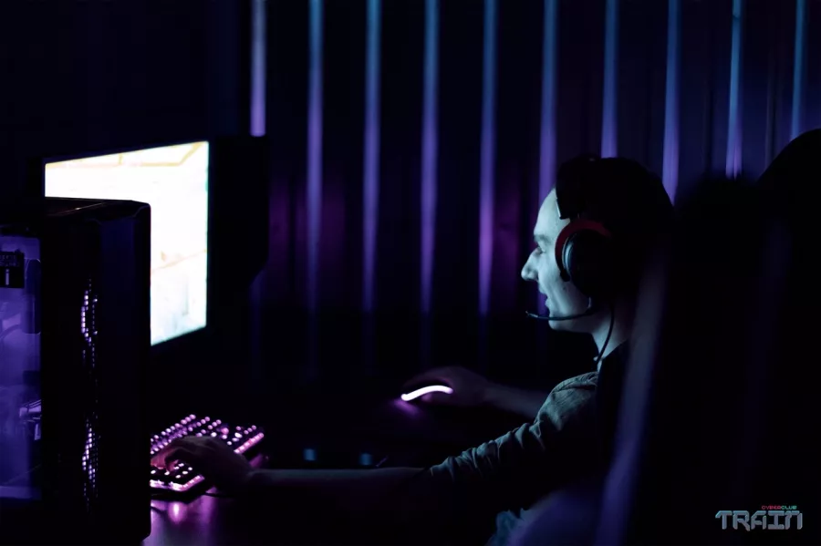 Кибер клуб Train в Санкт-Петербурге: Киберспорт, Games, Компьютерный клуб, Компьютер, Csgo, Dota, Команды, Соревнования, Ставкинакиберспорт, Друзья,