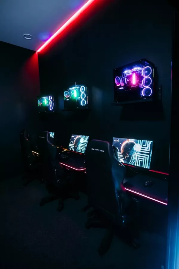 Компьютерный клуб Heaven в Санкт-Петербурге: Киберспорт, Games, Компьютерный клуб, Компьютер, Csgo, Dota, Команды, Соревнования, Ставкинакиберспорт, Друзья,