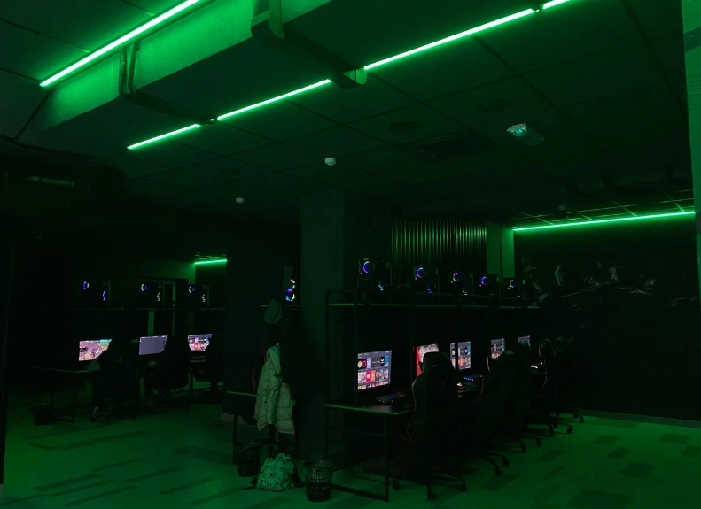 Кибер клуб Strike Arena в Санкт-Петербурге: Киберспорт, Games, Компьютерный клуб, Компьютер, Csgo, Dota, Команды, Соревнования, Ставкинакиберспорт, Друзья,