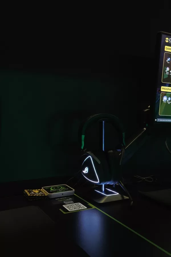 Кибер клуб Colizeum Premium в Санкт-Петербурге: Киберспорт, Games, Компьютерный клуб, Компьютер, Csgo, Dota, Команды, Соревнования, Ставкинакиберспорт, Друзья,