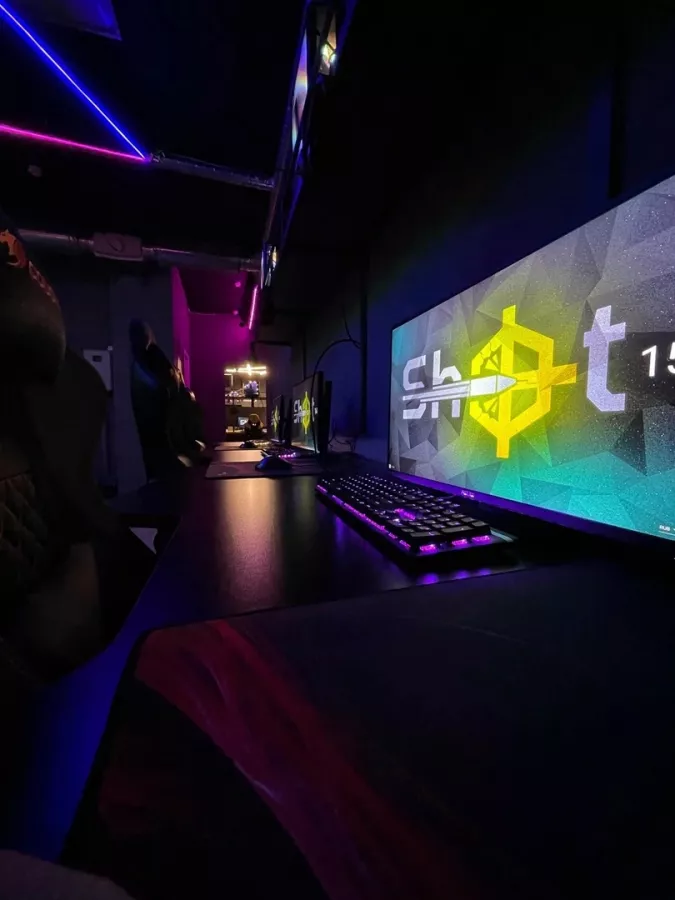 Компьютерный клуб Shot в Санкт-Петербурге: Киберспорт, Games, Компьютерный клуб, Компьютер, Csgo, Dota, Команды, Соревнования, Ставкинакиберспорт, Друзья, VIP-залы,