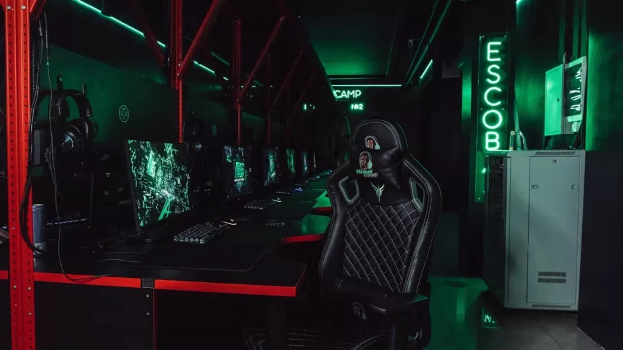 Кибер клуб Escobar Gaming в Санкт-Петербурге: Киберспорт, Компьютерный клуб, Соревнования,
