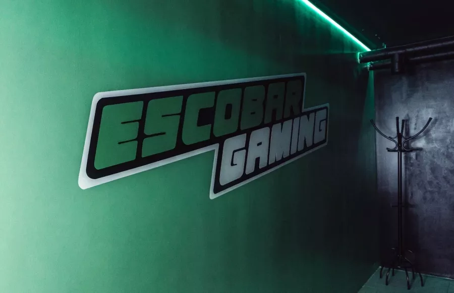 Кибер клуб Escobar Gaming в Санкт-Петербурге: Киберспорт, Games, Компьютерный клуб, Компьютер, Csgo, Dota, Команды, Соревнования, Ставкинакиберспорт, Друзья, VIP-залы,
