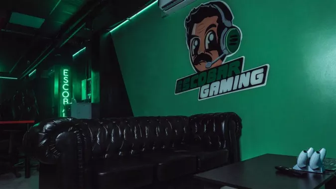 Кибер клуб "Escobar Gaming"