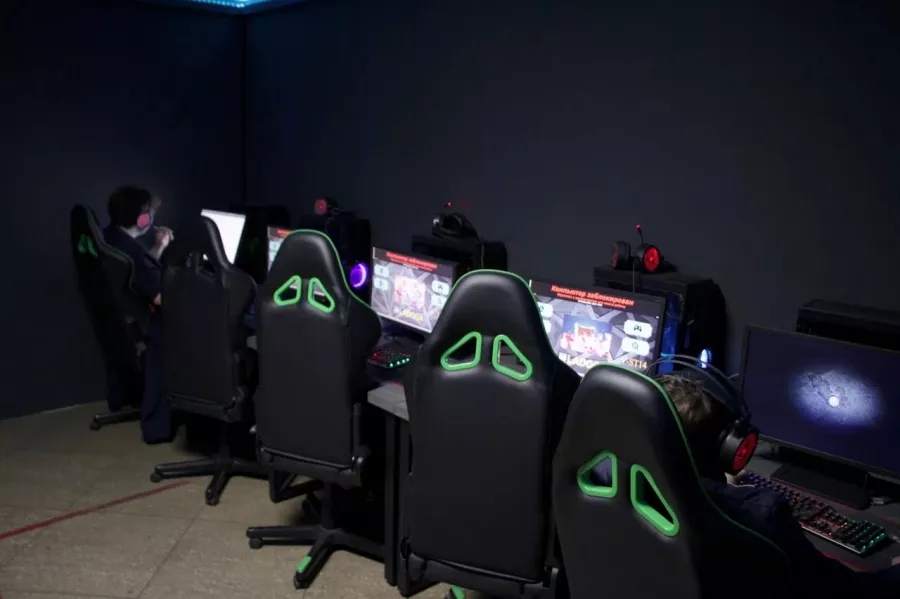 Компьютерный клуб Ladoga в Санкт-Петербурге: Киберспорт, Games, Компьютерный клуб, Компьютер, Csgo, Dota, Команды, Соревнования, Ставкинакиберспорт, Друзья, VIP-залы,