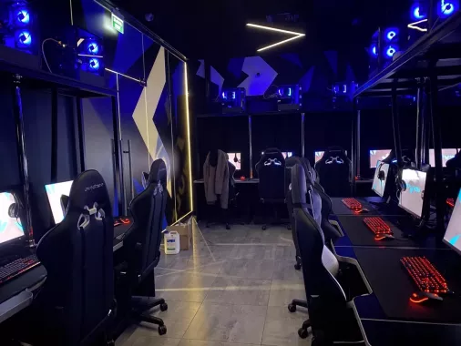 Компьютерный клуб "Wolf Arena"