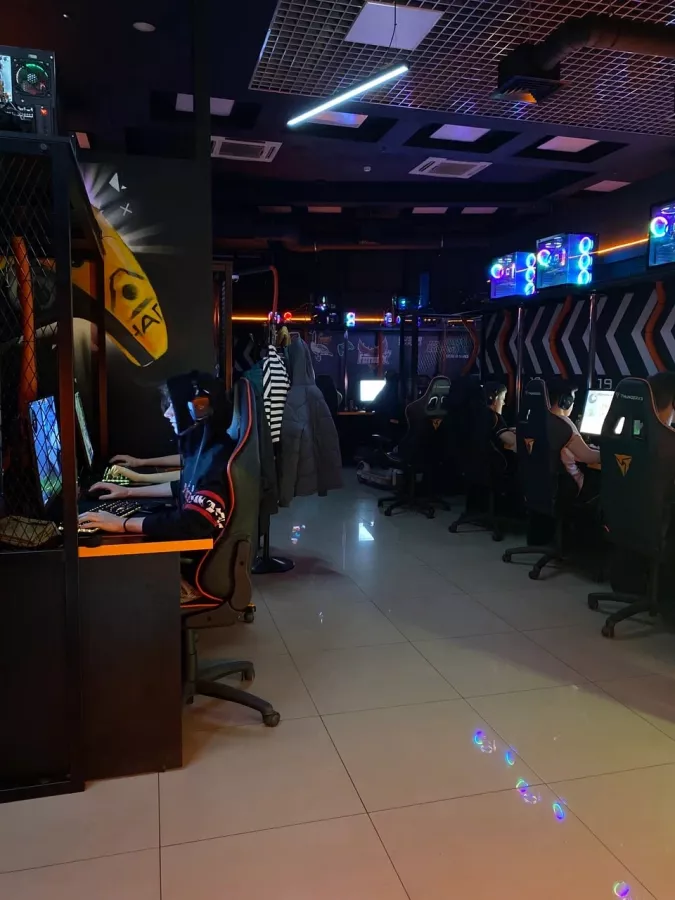 Компьютерный клуб FeniiiX.GG в Санкт-Петербурге: Киберспорт, Games, Компьютерный клуб, Компьютер, Csgo, Dota, Команды, Соревнования, Ставкинакиберспорт, Друзья, VIP-залы,