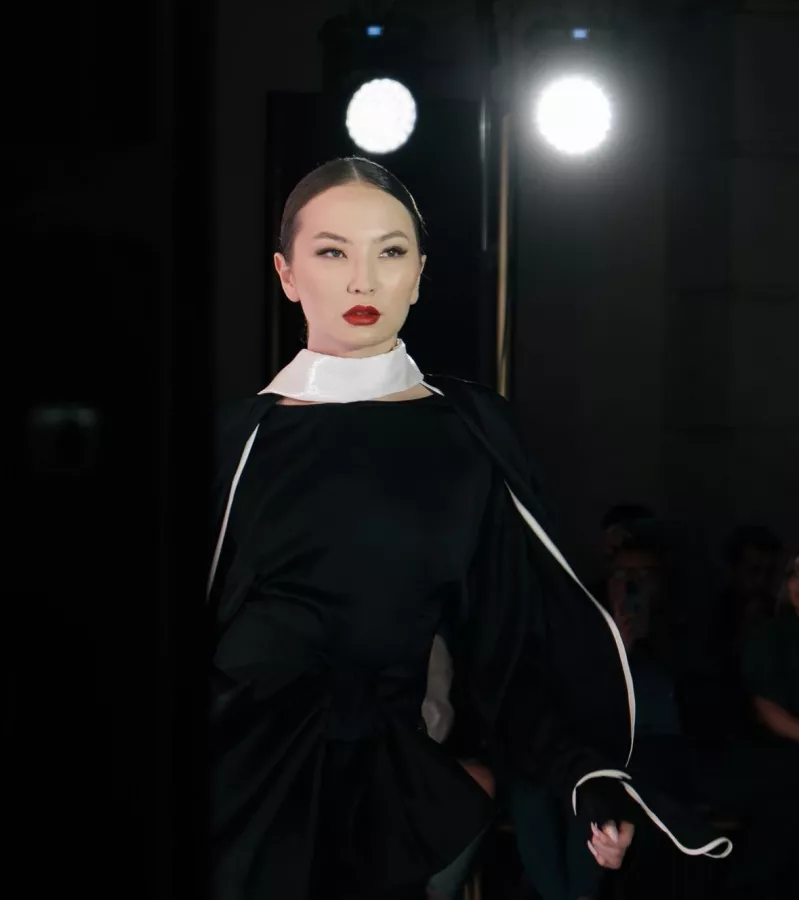 Модельное агентство Junior Fashion Week в Астане: Модно, Показ мод, Модельное агентство , Моделинг, Я модель, Школа моделей , Фотопозирование ,