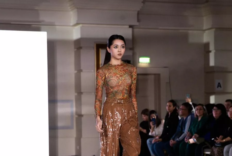 Модельное агентство Robert Models в Астане: Модельное агентство , Школа моды, Показ мод, Моделинг, Я модель, Фотопозирование , Кастинг,