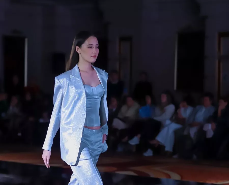 Модельное агентство Robert Models в Астане: Модельное агентство , Школа моды, Показ мод, Моделинг, Я модель, Фотопозирование , Кастинг,
