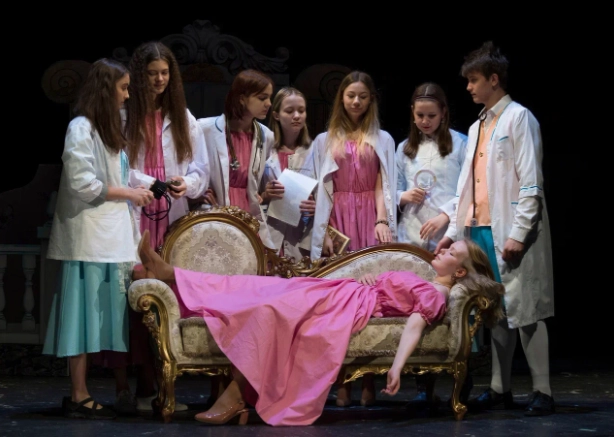 Театральная студия Ирбис в Абакане: Учимся, Танцы, Актеры,