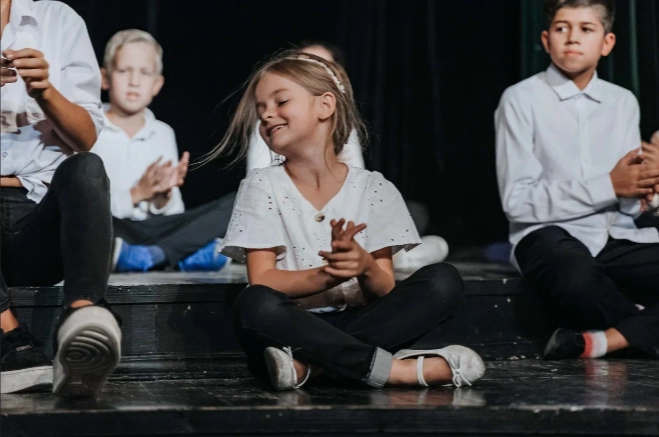 Театральная студия Ирбис в Абакане: Учимся, Танцы, Актеры,