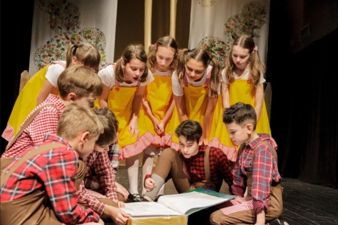 Театральная студия Ирбис в Абакане: Учимся, Танцы, Актеры,