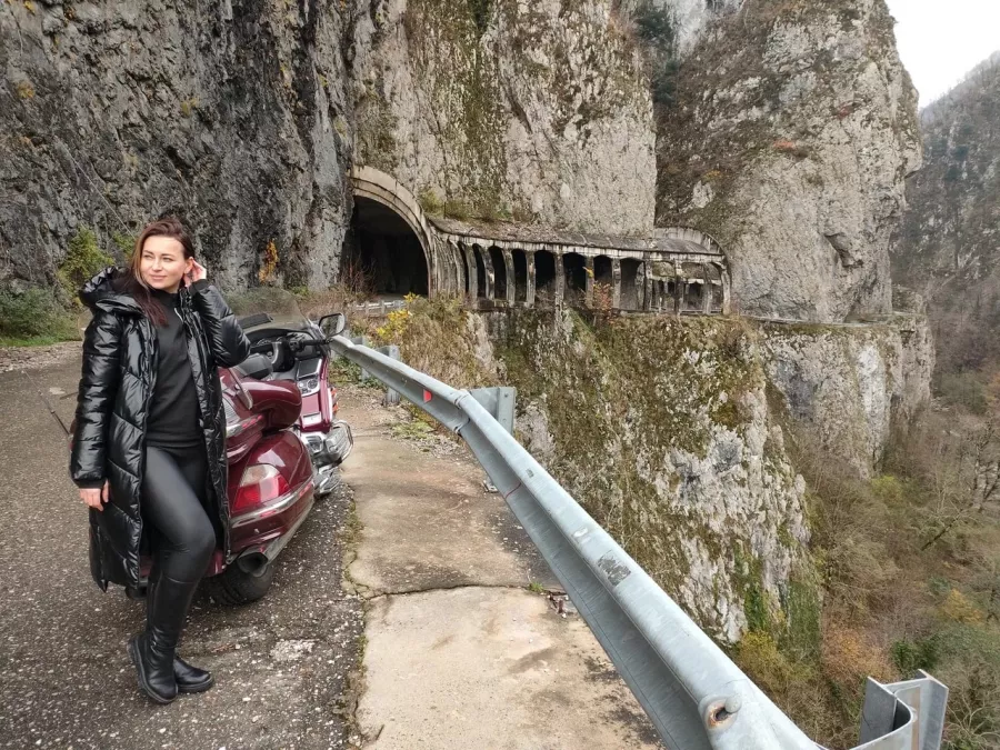 Экскурсии на кабриолетах и мотоциклах на Голубой в Красной Поляне: Экскурсия, Туризм, Гид, Красивый вид, Отпуск, Путешествие, Виды, Тур,